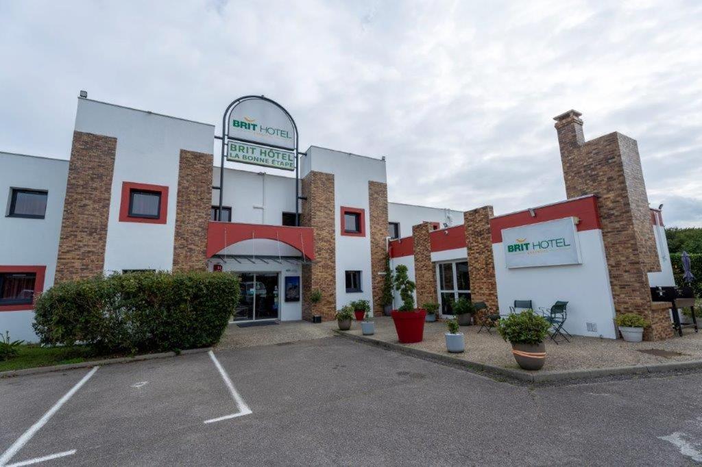Brit Hotel La Bonne Etape Évreux Extérieur photo