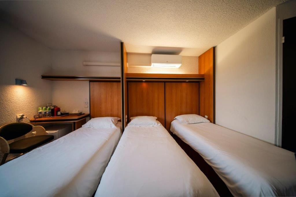 Brit Hotel La Bonne Etape Évreux Extérieur photo