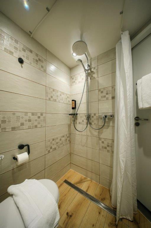 Brit Hotel La Bonne Etape Évreux Extérieur photo