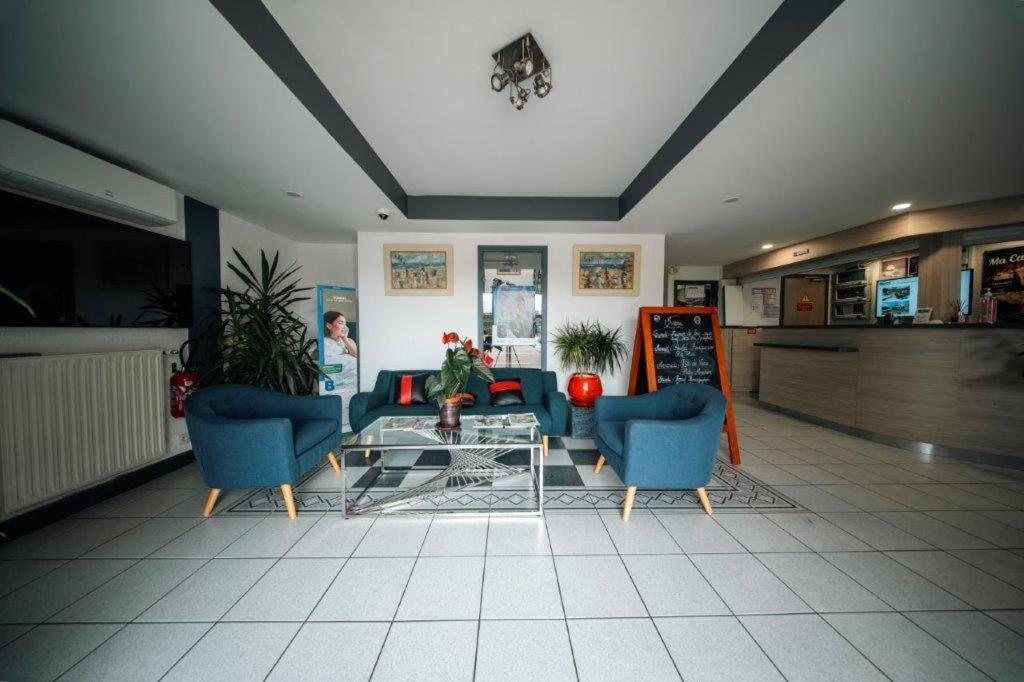 Brit Hotel La Bonne Etape Évreux Extérieur photo